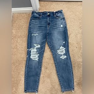 Curvy Hi-Rise Jegging. Next Level Stretch.14S (32W) W/holes. Never worn W/ Tags.